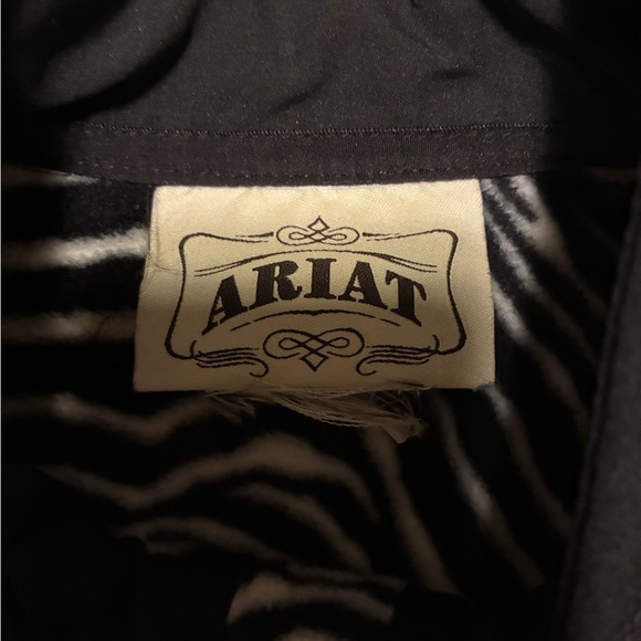 Ariat Size XL Black Jacket Zip Up w/Zebra Print
Micro Fleece Lining Soft Shell - Picture 6 of 14